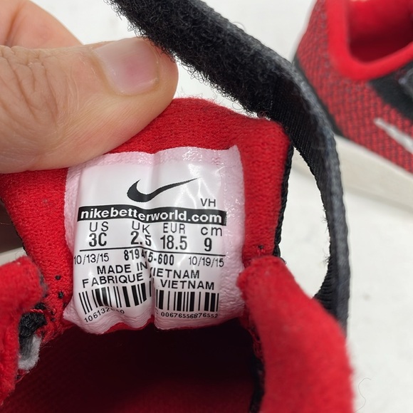 NWOT Nike Revolution 3 Toddler Sneakers Size 3C Color Red/Black - Picture 7 of 10